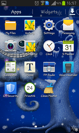 Bildschirm screenshot Lustiges Weihnachtskätzchen und sein Lächeln für Handys und Tablets.